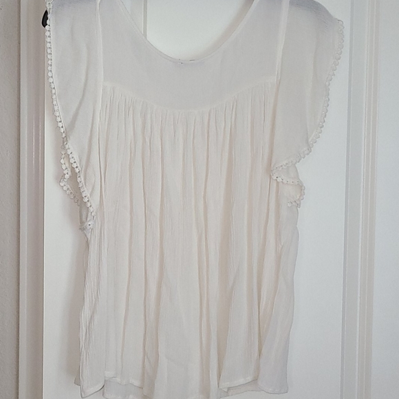 Earthbound Crocheted Flutter Sleeve Top - Picture 3 of 4